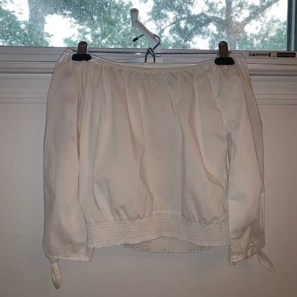 Hollister White Off The Shoulder Embroidered Top - Picture 4 of 5